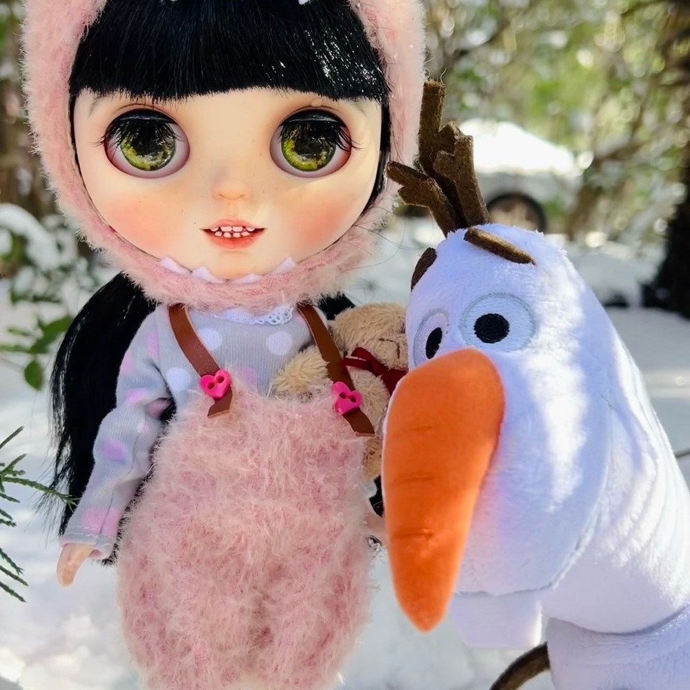 Blythe doll Pink Fuzzy Doll Outfit with Plush customized by artist